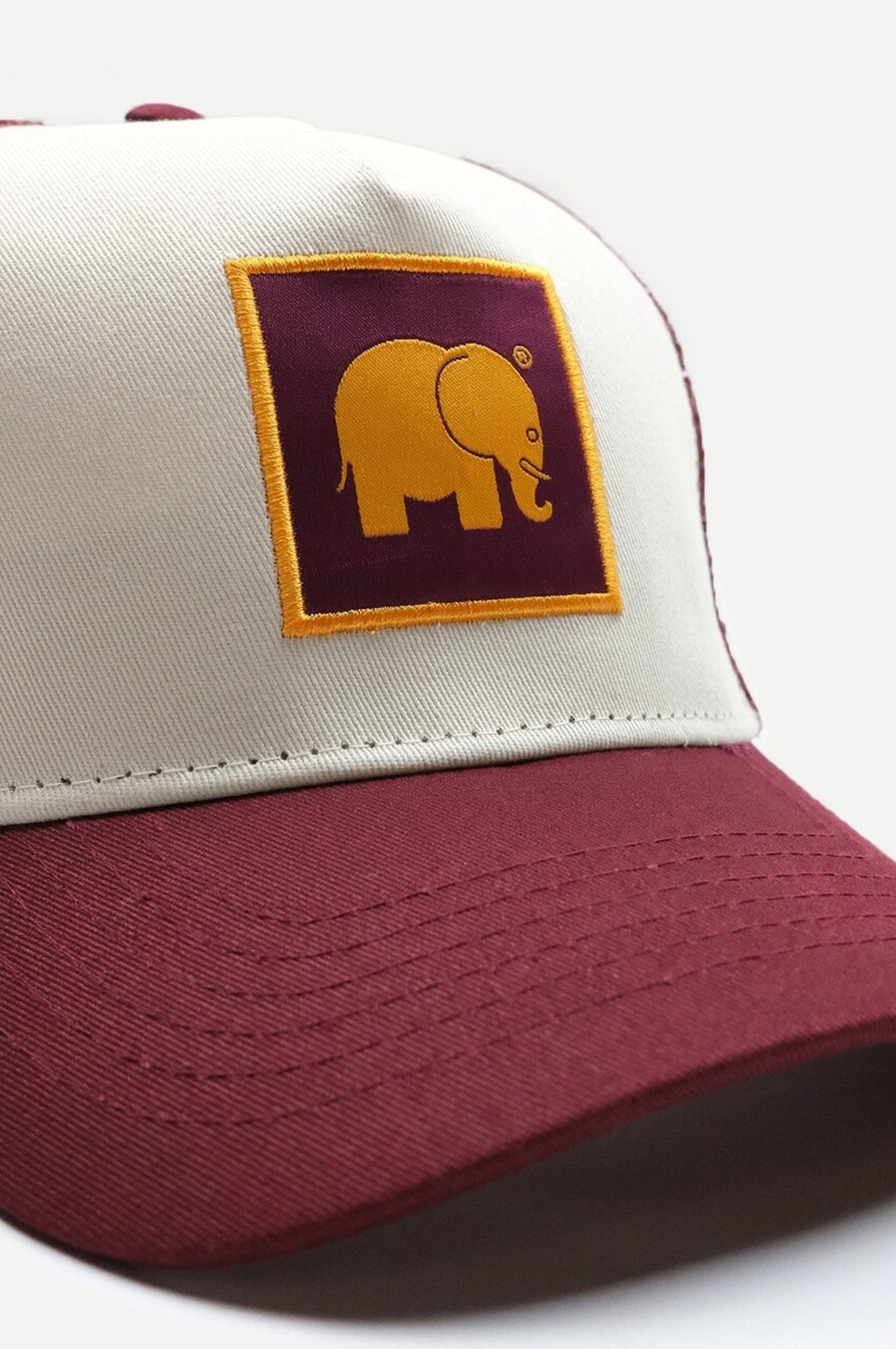 Gorra Trucker clásica, color burdeos - 3